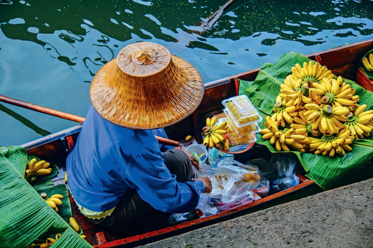 плавучий рынок в Тайланде